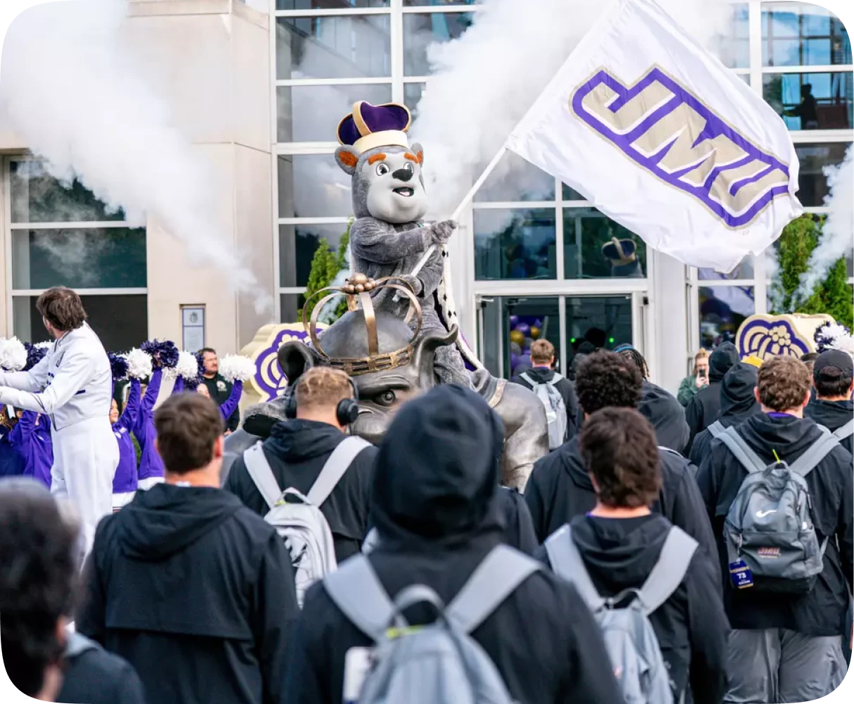 Entry-level financial analyst role supporting the JMU football alumni community and alumni donors